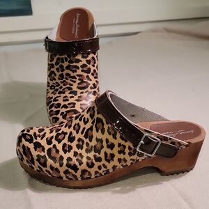 Hanna Andersson Wood Soled Leather Leopard Clogs Womens Size 38